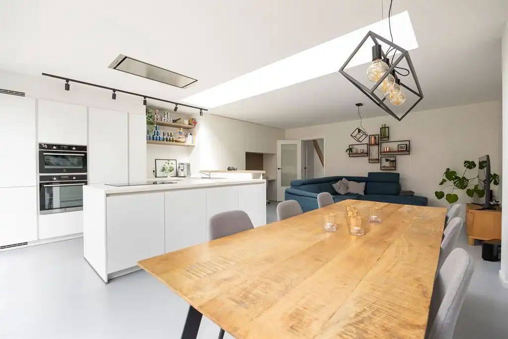 Woning met garage en tuin in rustige woonwijk foto 5