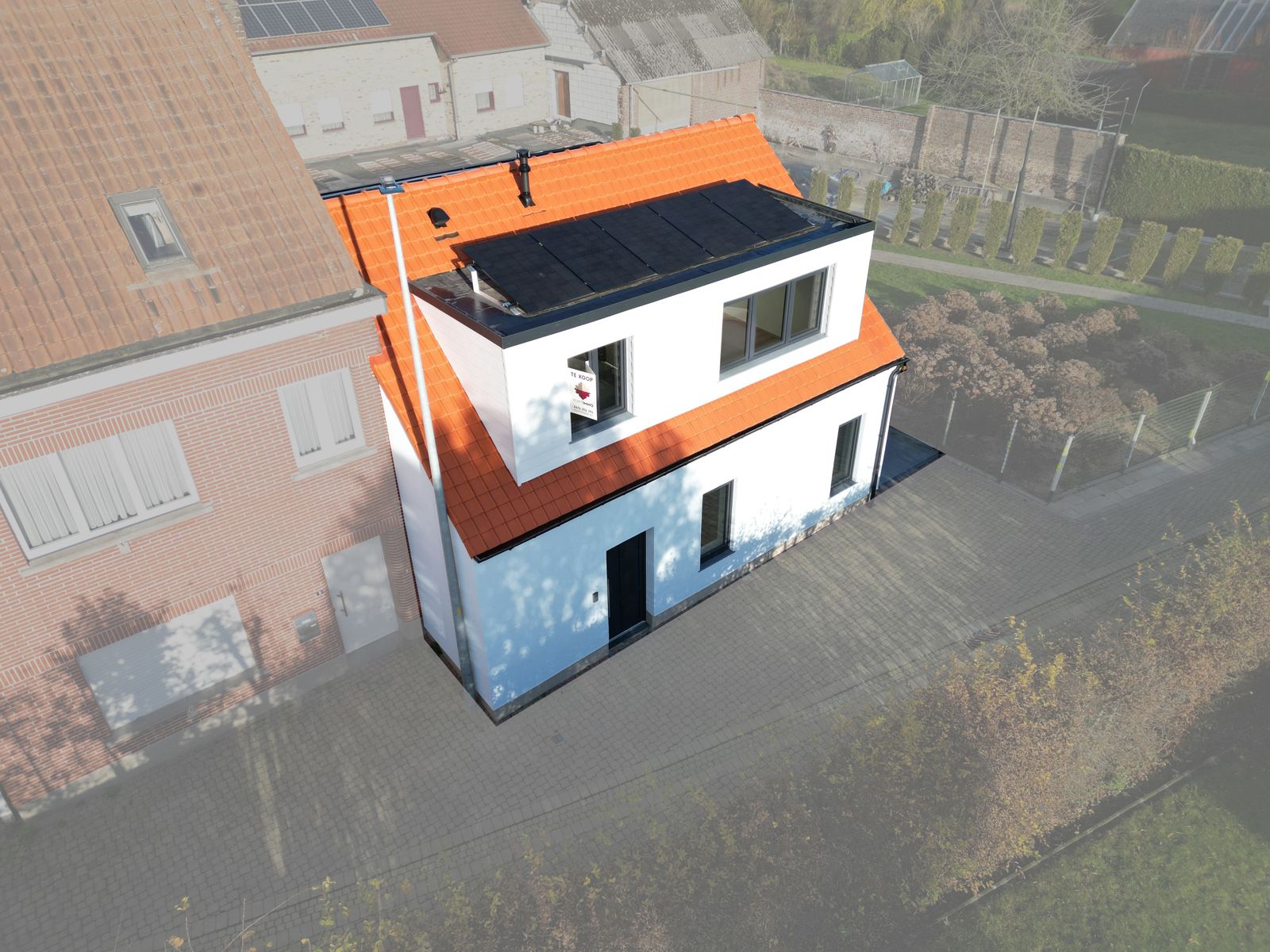 Stijlvol gerenoveerde woning (EPC A), instapklaar! foto {{pictureIndex}}