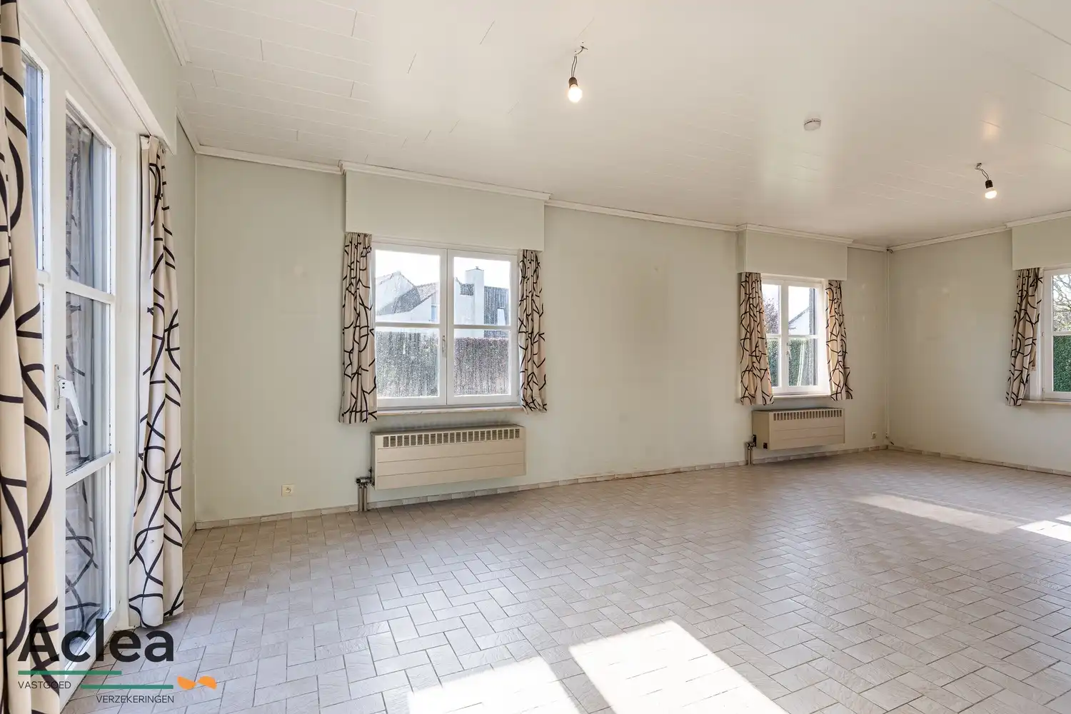 Vrijstaande woning op een zeer goede locatie in Vinderhoute. foto 9