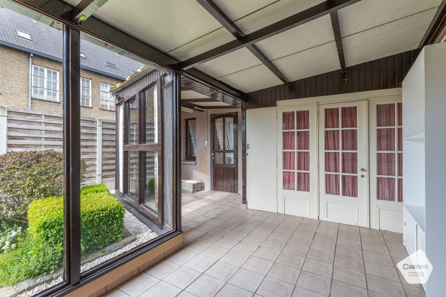 OP TE FRISSEN GOED ONDERHOUDEN WONING in het hartje van Ruddervoorde met 4 SLAAPKAMERS en PRACHTIGE TUIN! foto 14