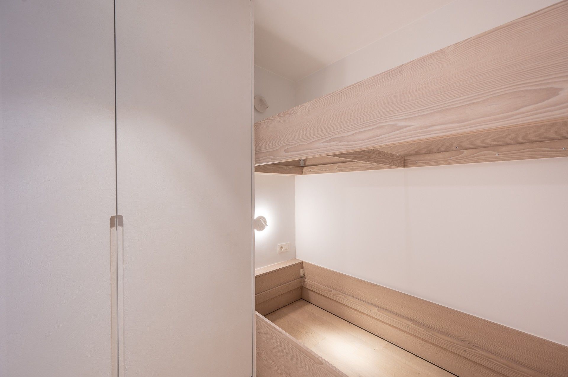 Exclusief gerenoveerd appartement op de Zeedijk in Duinbergen foto 17