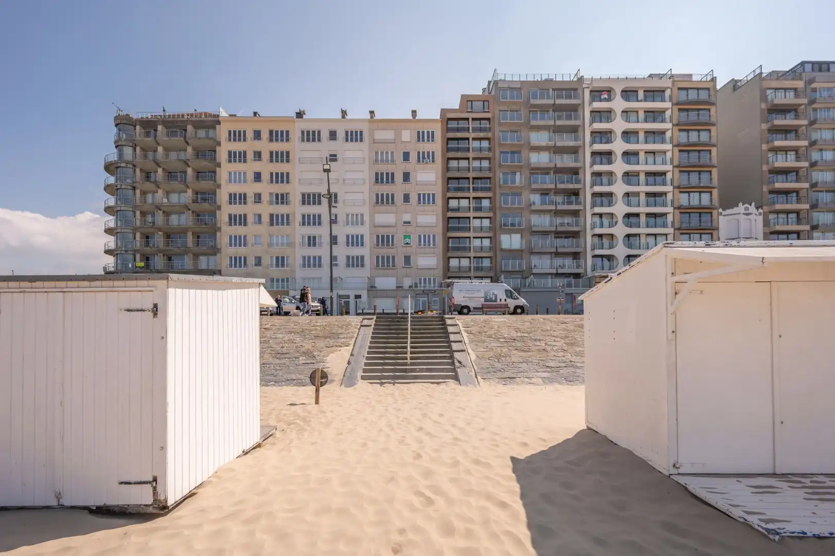 Volledig gerenoveerd appartement met FRONTAAL ZEEZICHT foto 27