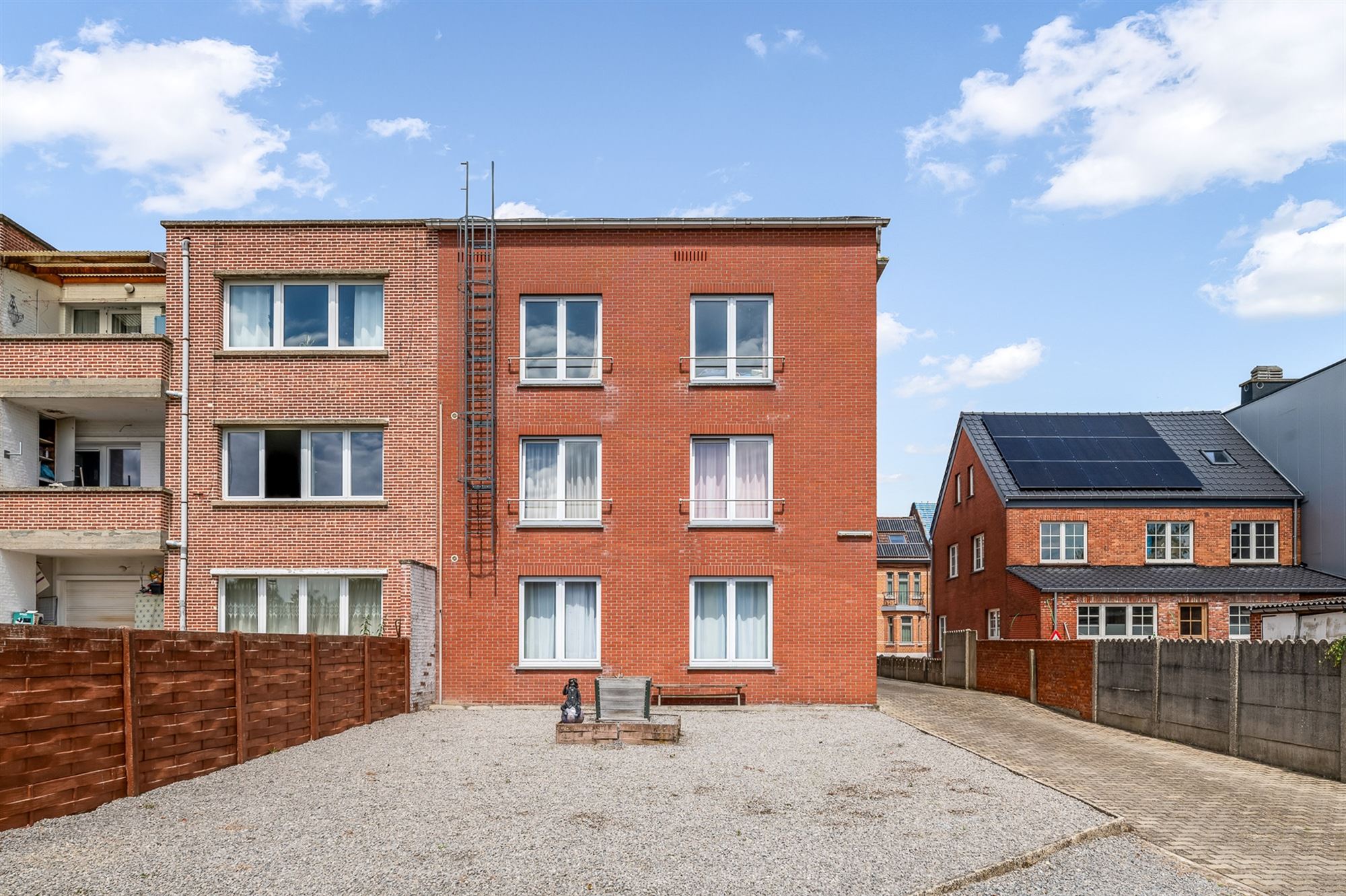 OP TE FRISSEN APPARTEMENT (110M²) MET 2 SLAAPKAMERS EN BIJHORENDE GARAGE IN DE NABIJHEID VAN LEOPOLDSBURG CENTRUM foto 15