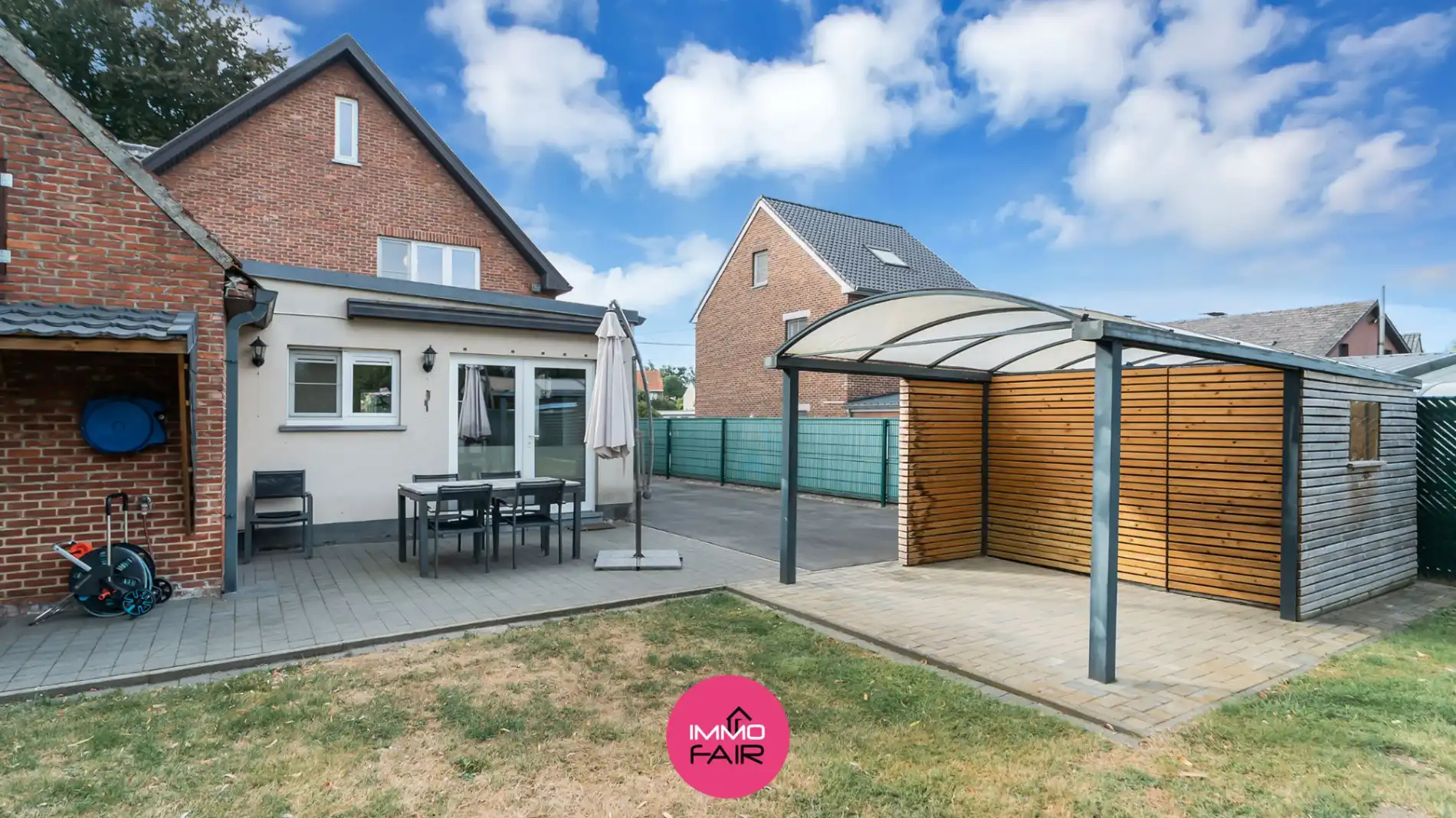 Royale, instapklare gezinswoning op geliefde locatie foto 18