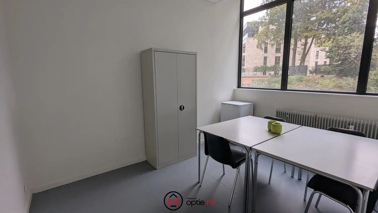 Instapklaar kantoor te koop in Genk – centrale ligging met parkeergelegenheid foto 5