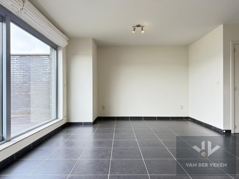 RUIM 2-SLPKAPPARTEMENT NABIJ HET CENTRUM foto 9