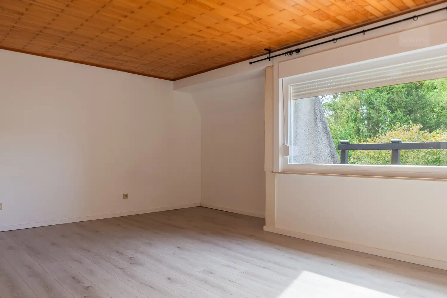 Ruime gezinswoning met 4 slaapkamers op een perceel van 840 m² foto 22