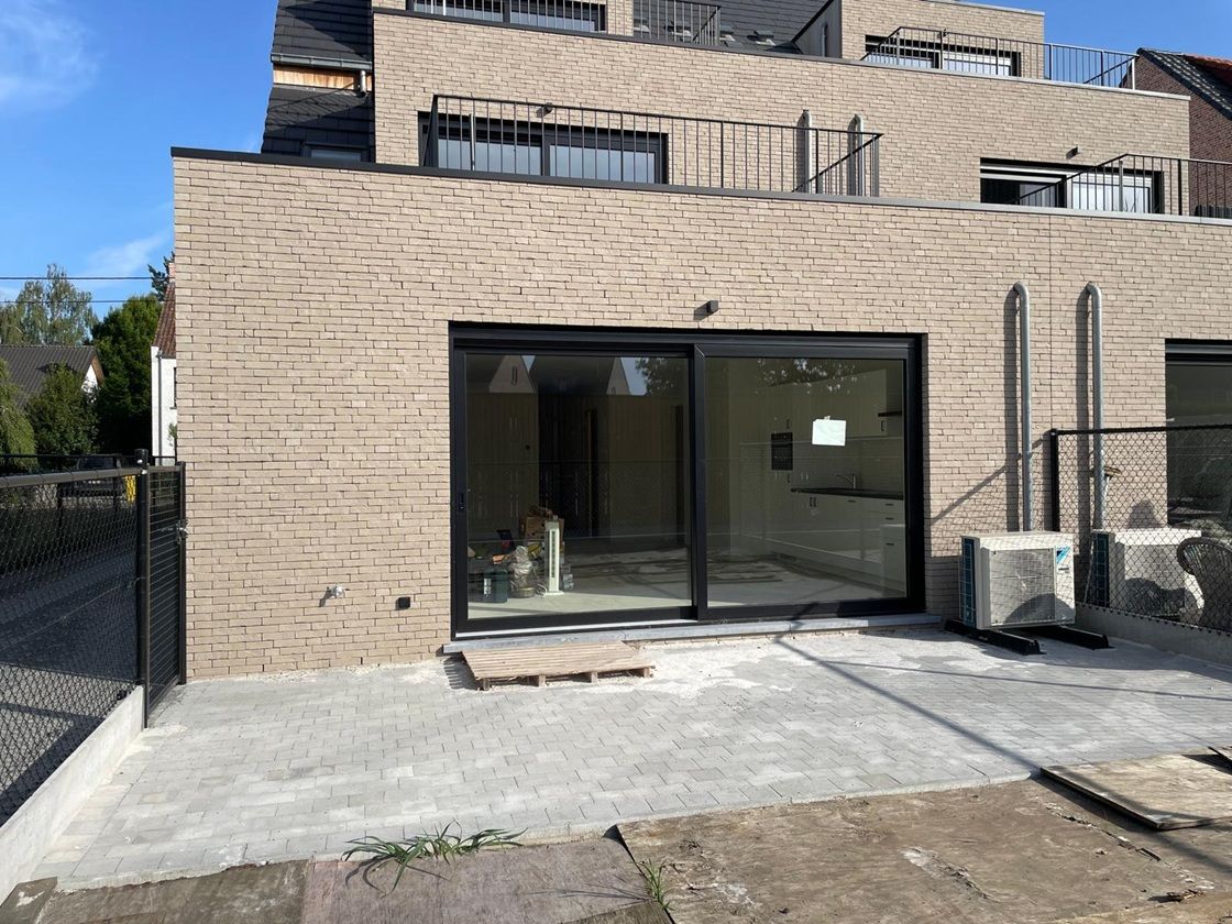 Gelijkvloers app. met 3 slpks foto 9