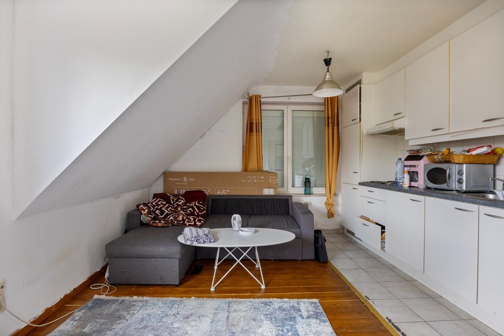 Studio met aparte slaapkamer, terras en autostaanplaats te OLV Olen ! foto 3