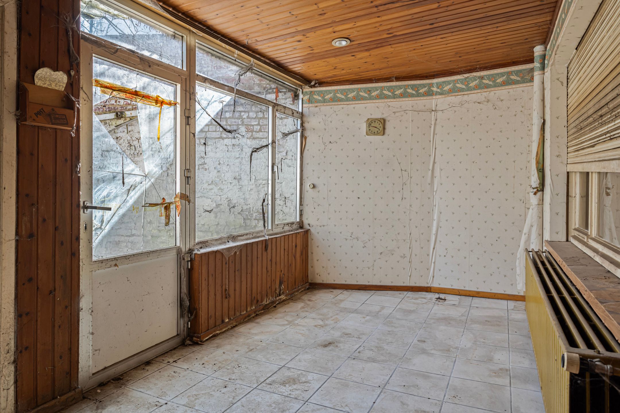 Ruime, te renoveren woning op toplocatie foto 10