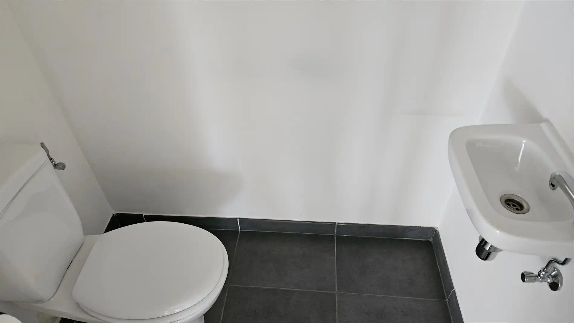 Ruim appartement met 2 slk, terras en garage foto 17