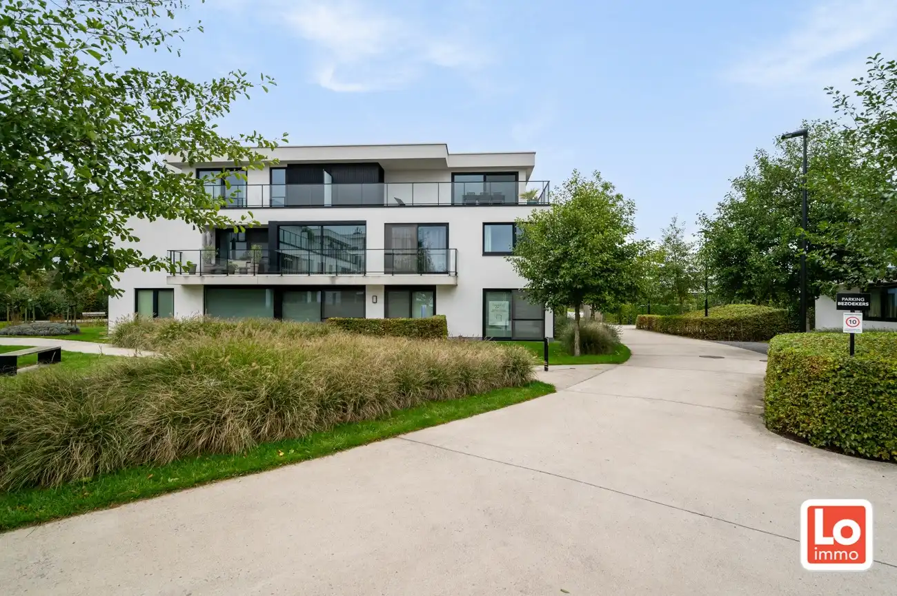 VERKOCHT! Luxe Penthouse met 1 slaapkamer en 2 grote terrassen op een topligging in het centrum van Lochristi! foto 16