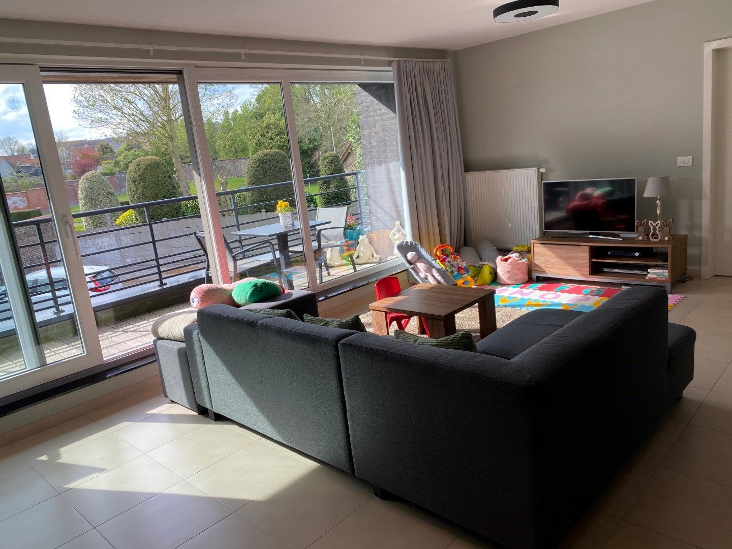 Ruim appartement met 2 terrassen.  foto 5