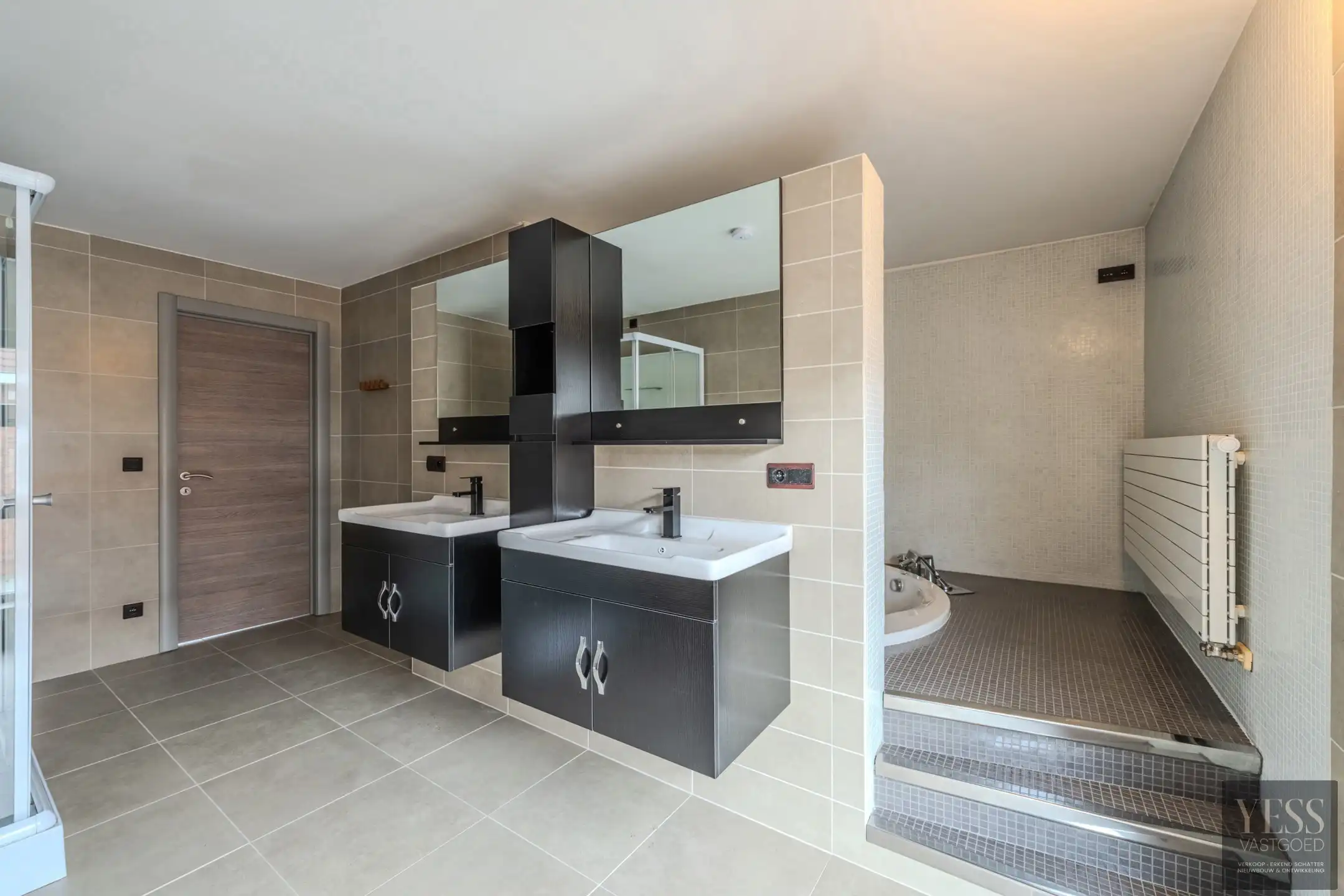 Uniek pand 236m2 bewoonbaar + atelier/winkel/opslag 475m2! foto 16