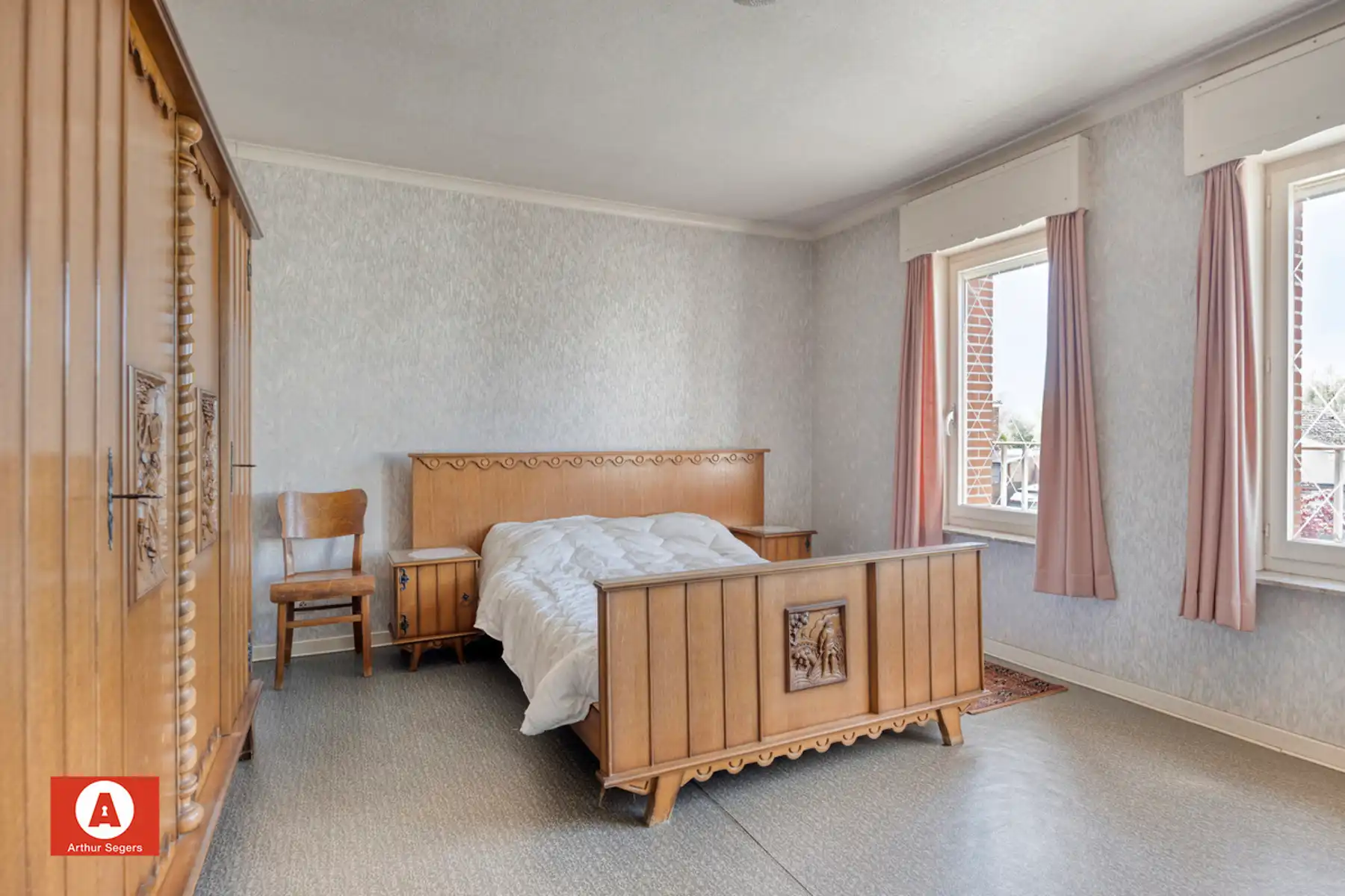 Solide te renoveren burgerwoning mét doorgang in Opstal foto 14