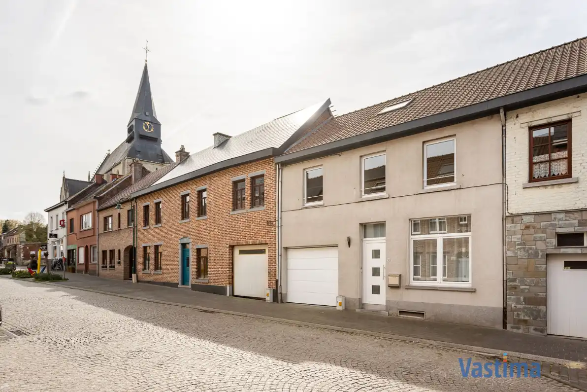 Charmante huurwoning met 2-3 slaapkamers, buitenruimte en garage foto {{pictureIndex}}