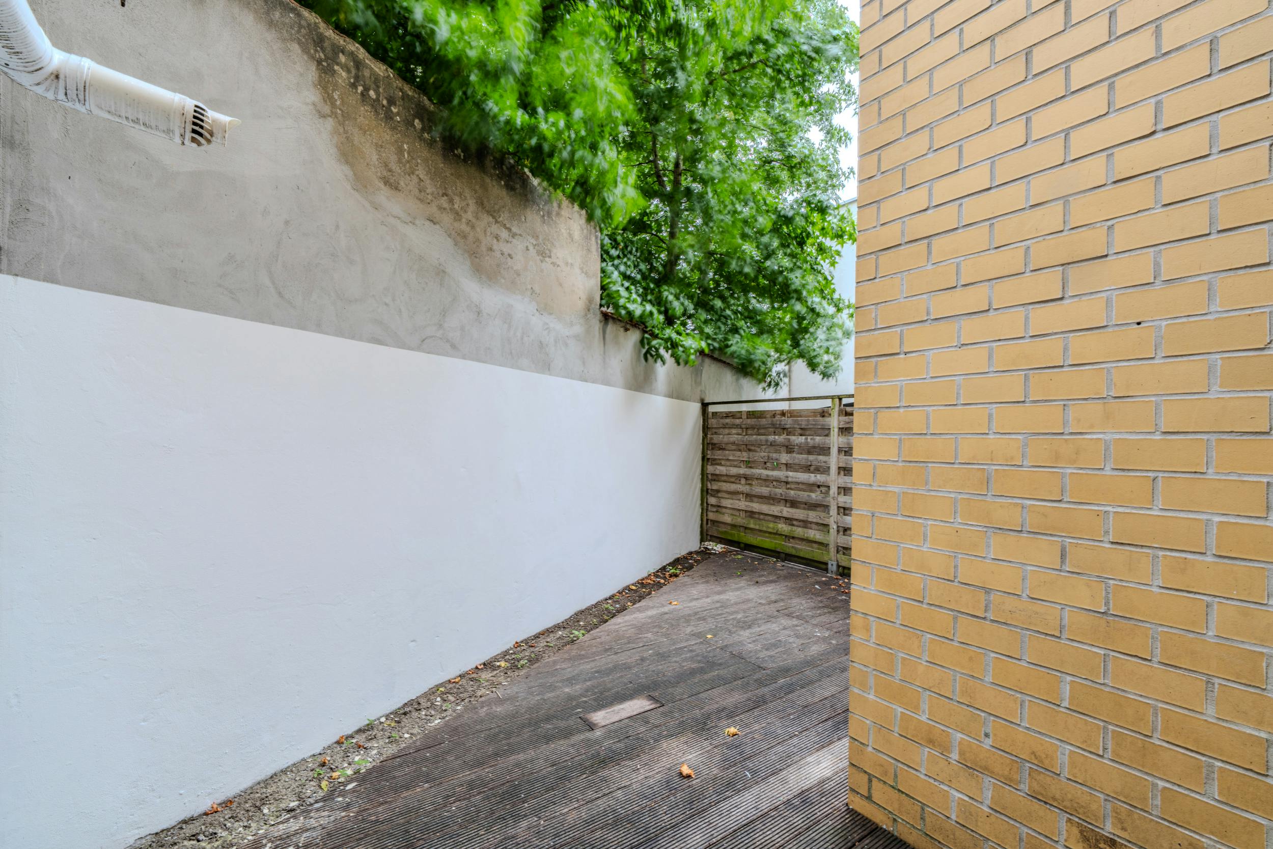 Gelijkvloers 2-slaapkamerappartement met terras te Oostende foto 2