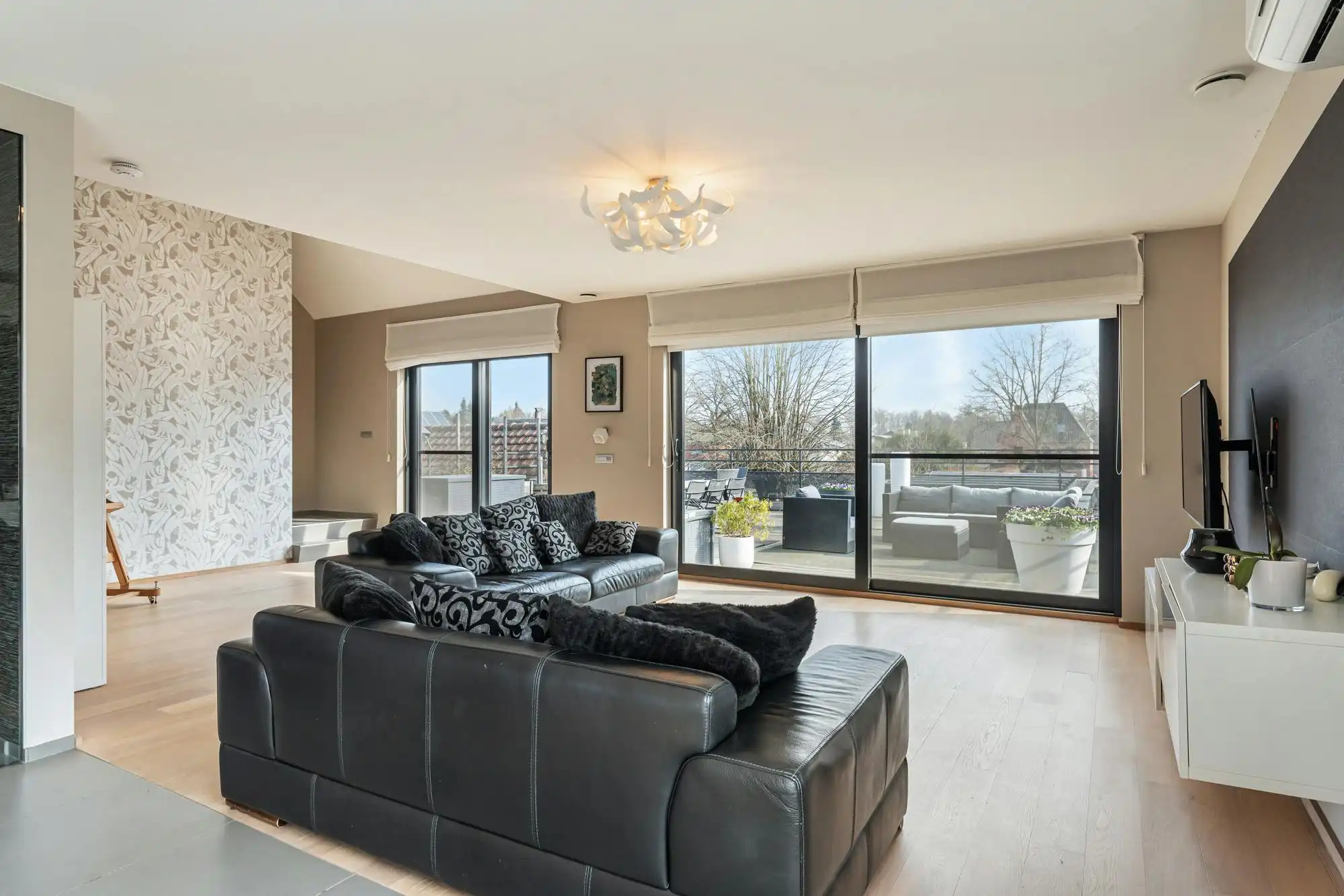 Exclusief duplexappartement met zonneterras en tuin op toplocatie in Genk foto 5