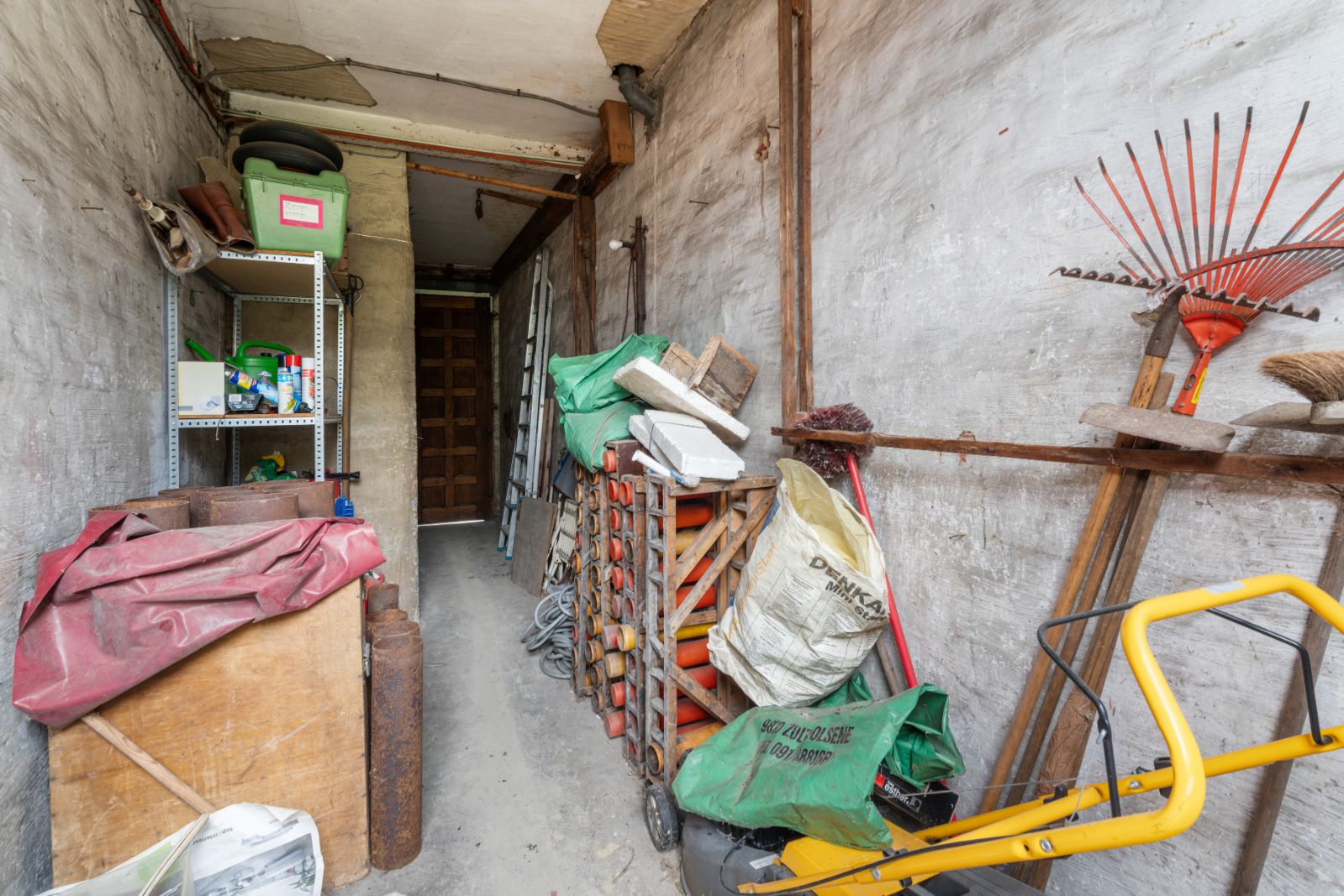 Mis deze knaller van een te renoveren woning niet op 693 m²! foto 16