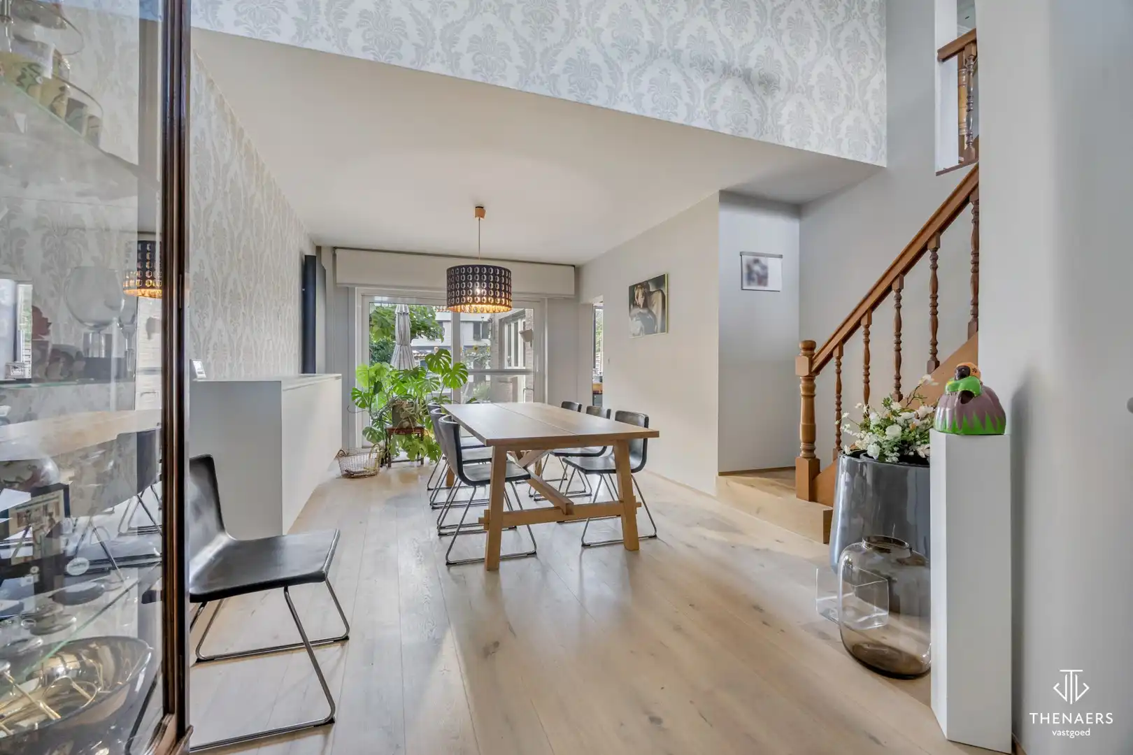 Ruime halfopen gezinswoning met 194 m² woonoppervlakte, drie slaapkamers en aangename tuin in Heers. foto 4