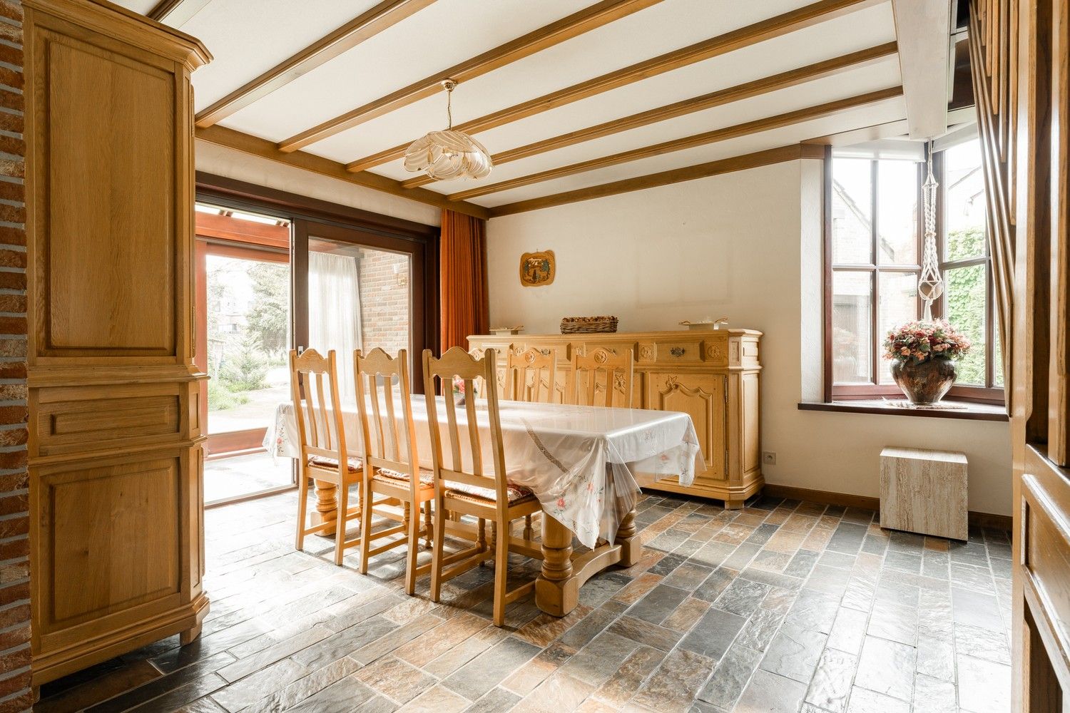 armante woning met karaktervolle architectuur in hartje Hamont-Achel - Posthoornstraat 13 foto 8
