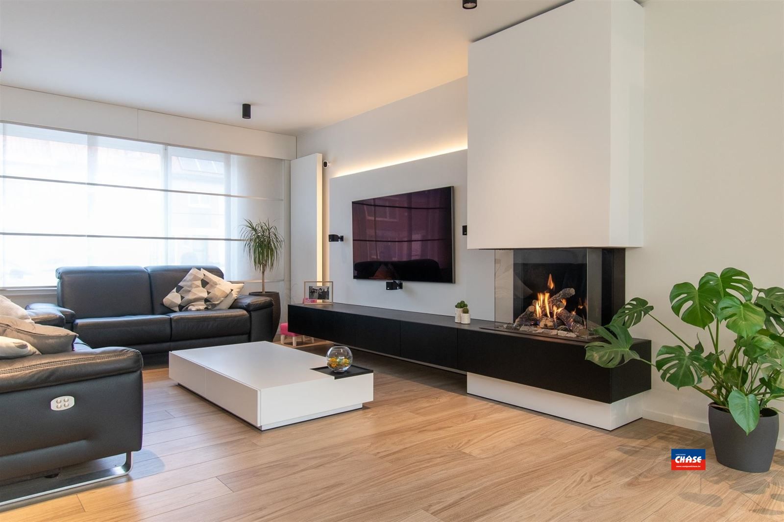 Prachtig gerenoveerde gezinswoning met zonnepanelen foto 5