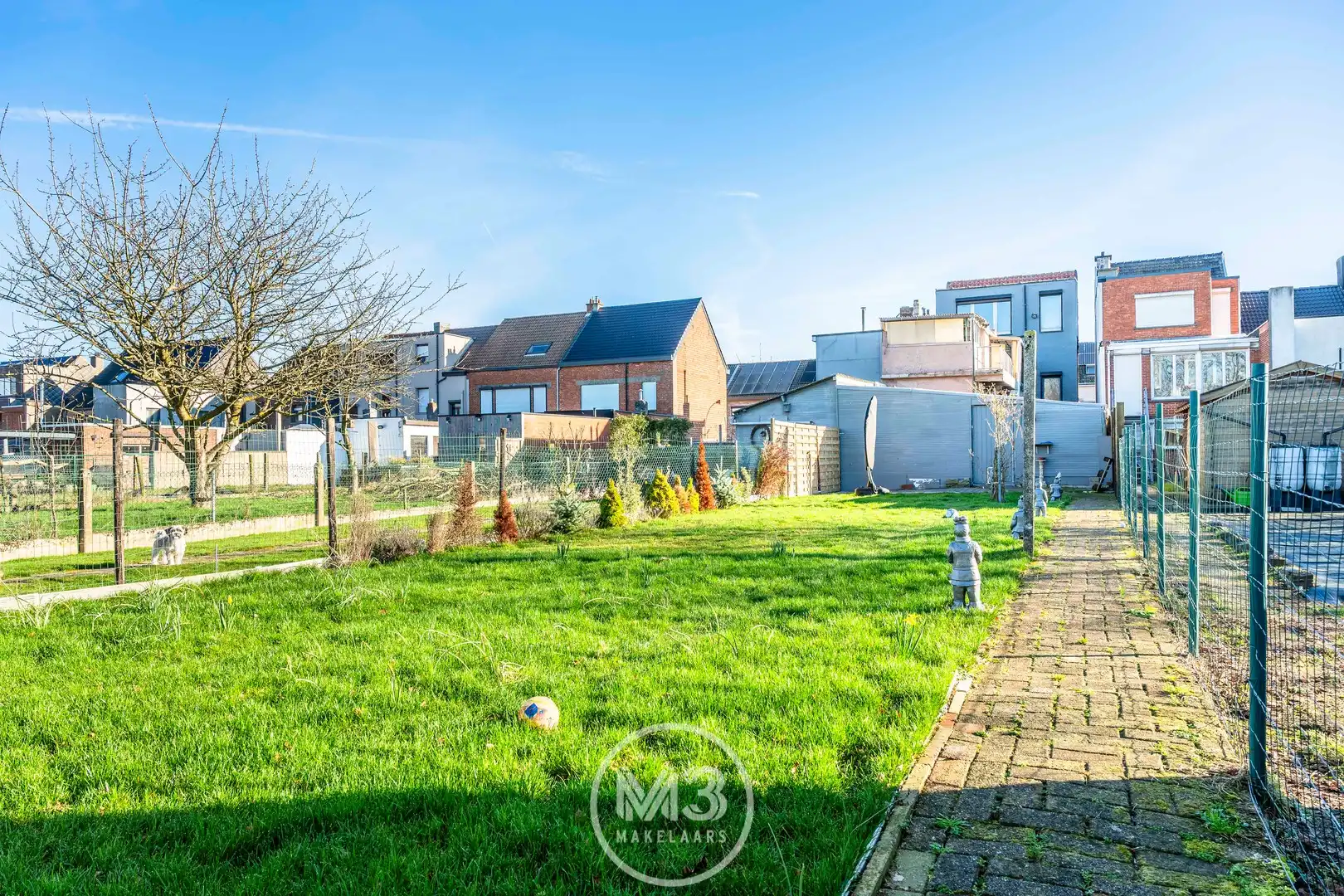 Ruime bel-étage woning met grote tuin foto 15