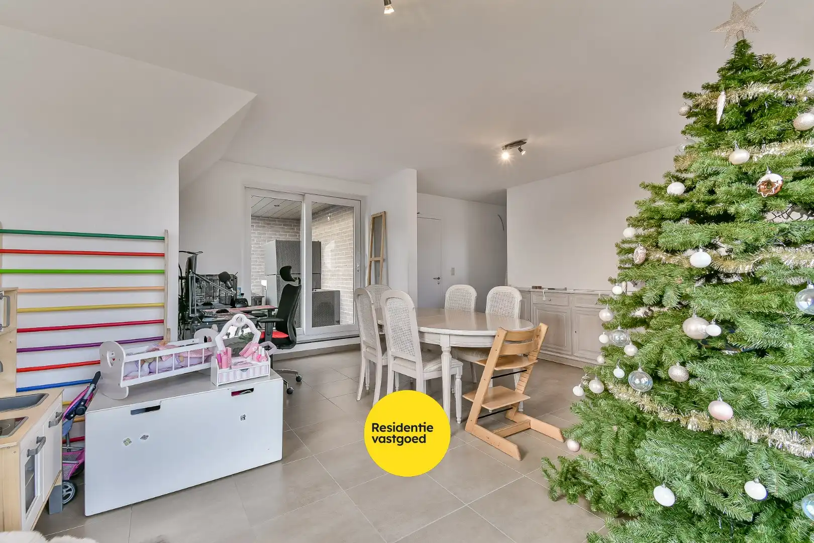 Ruim duplex appartement te huur in het centrum van Oudenburg  foto 2