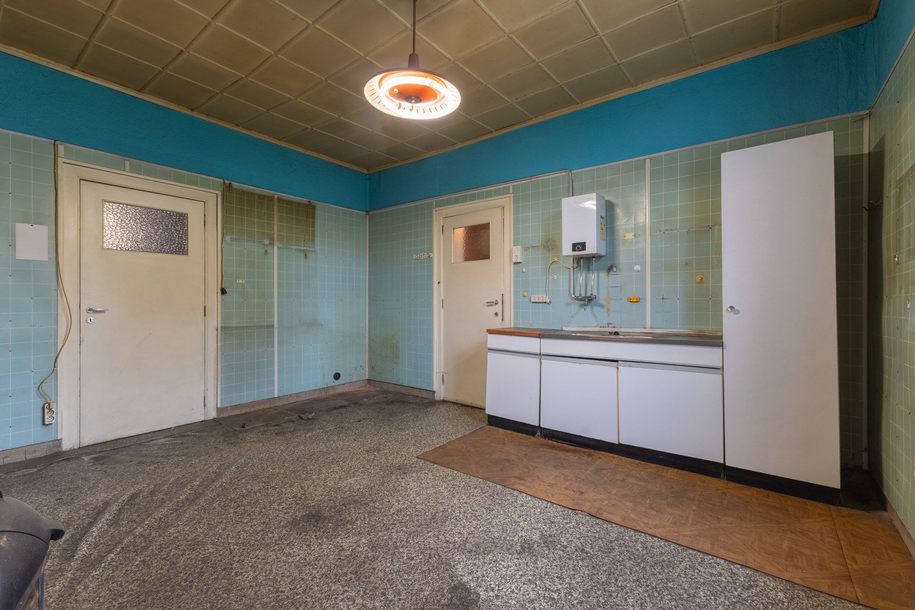 Goed gelegen ruime te renoveren woning met bouwgrond foto 11