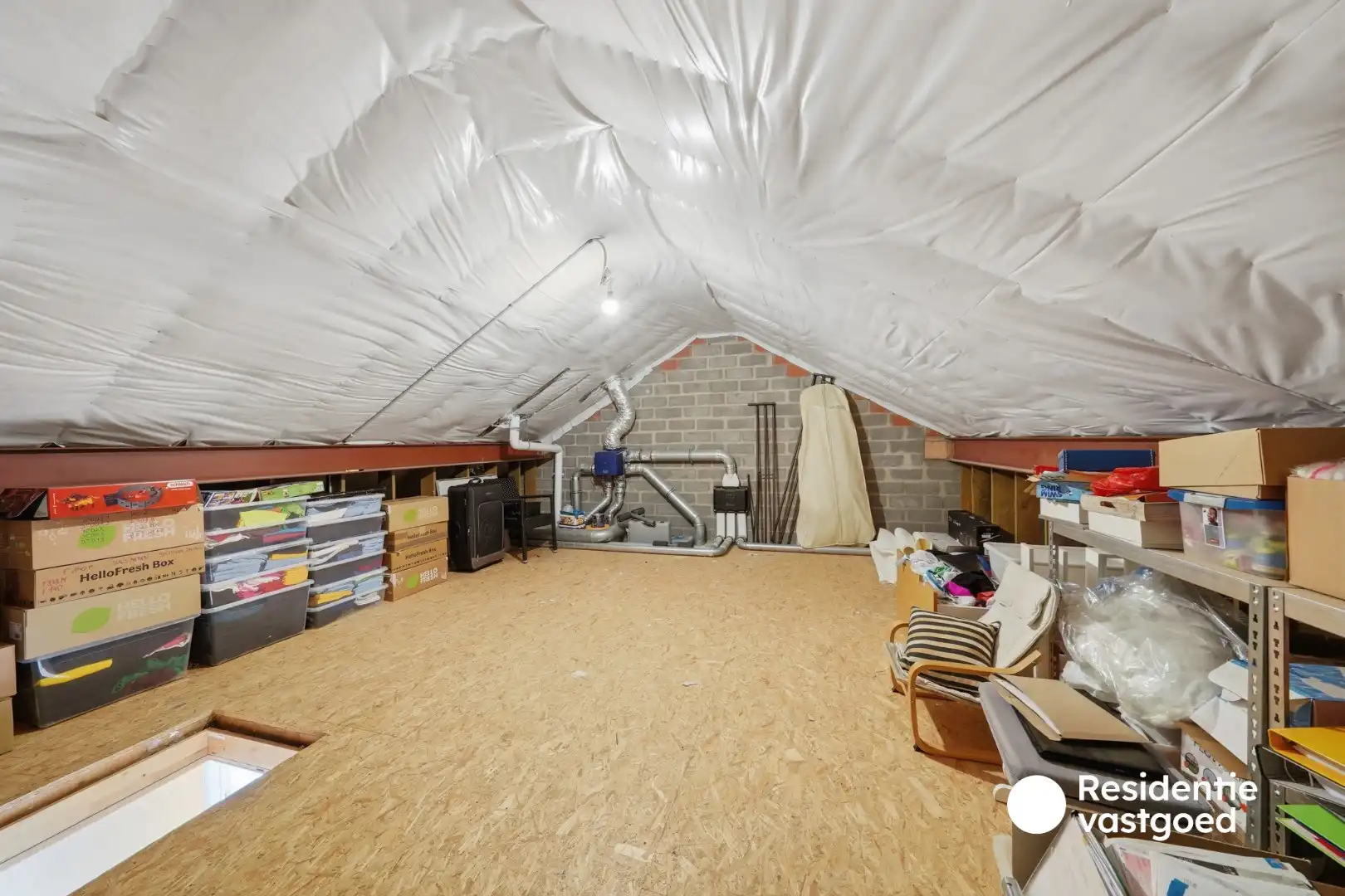 Recente en instapklare woning met 3 slaapkamers, garage en tuin te Zandvoorde! foto 23