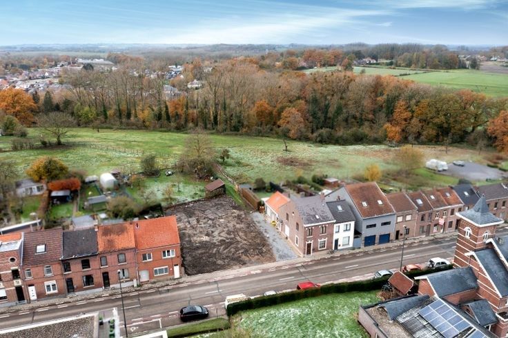 PROJECTGROND TE KOOP – Vergund voor 3 appartementen en 2 studio’s foto 2