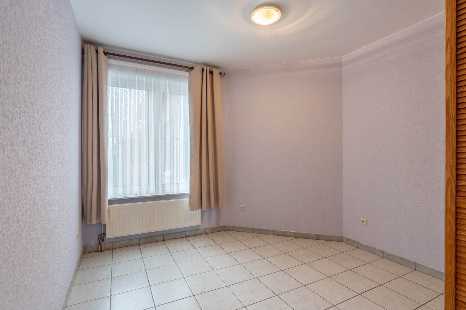 IN OPTIE - Zeer ruim en netjes verzorgd drie-slaapkamer appartement met kelder en garage te Schoonbeek - instapklaar ! foto 26