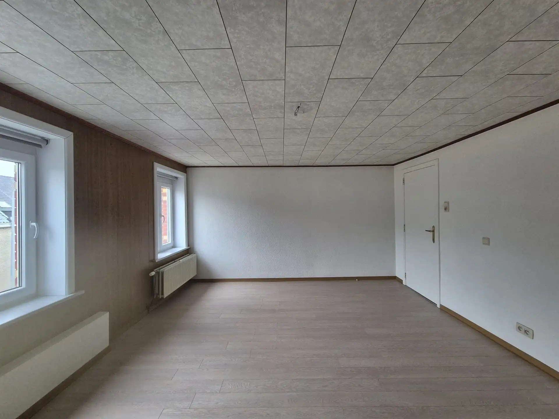 Ruime en instapklare woning met grote tuin en garage. foto 15