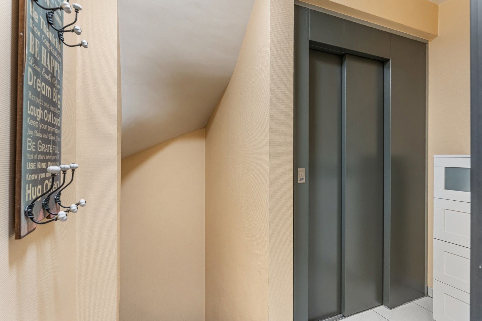 Ruim duplex-appartement met 3 slaapkamers, terras en zonnepanelen in Aarschot foto 2