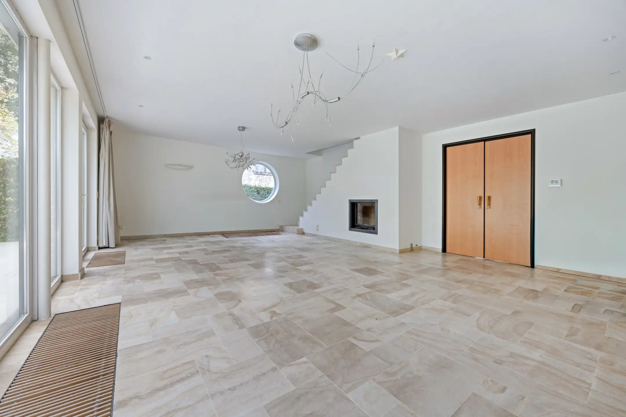 Ruime villa met prachtig groen verzicht foto 6