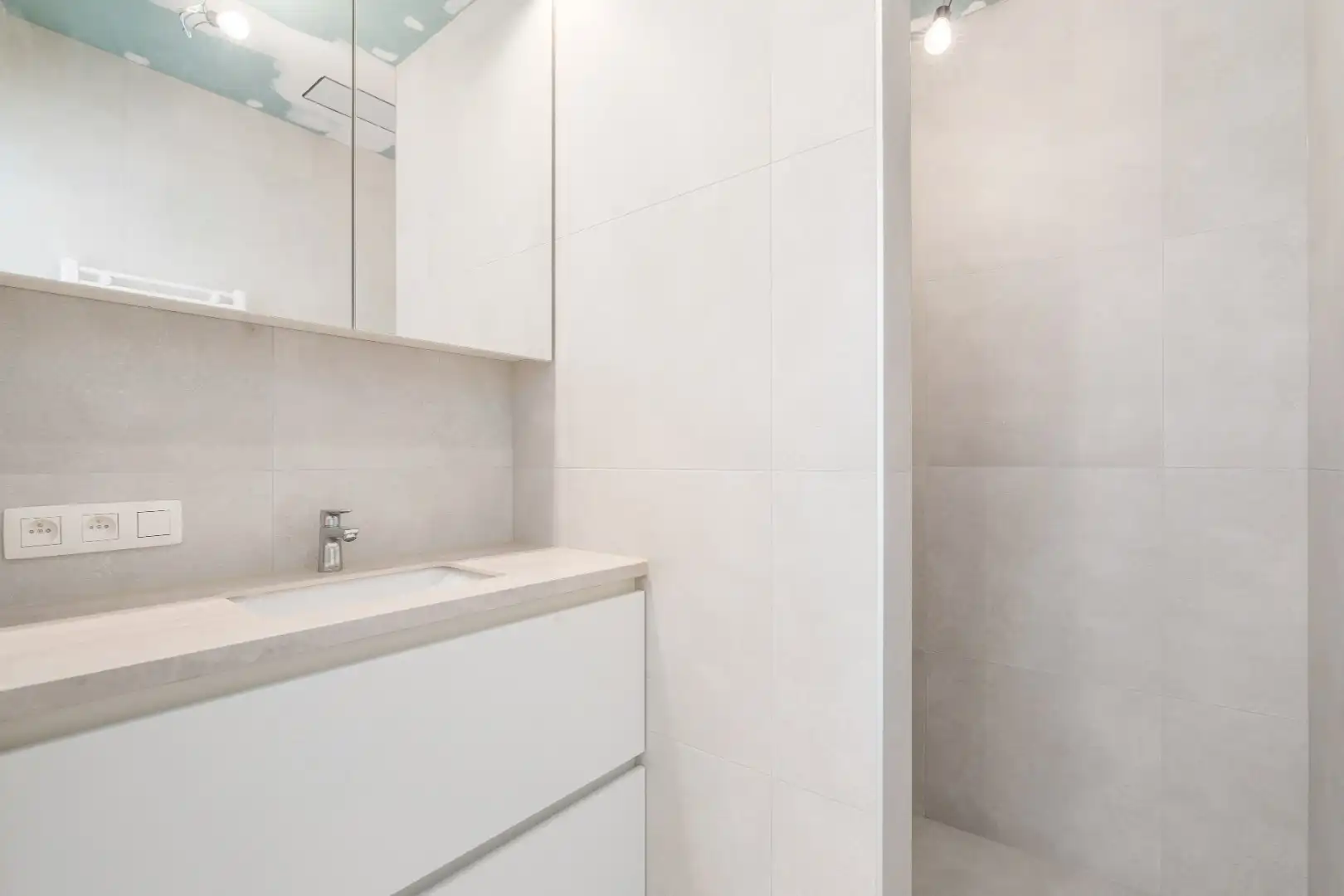 PRACHTIG NIEUWBOUWAPPARTEMENT OP 200 METER VAN DE ZEEDIJK foto 10