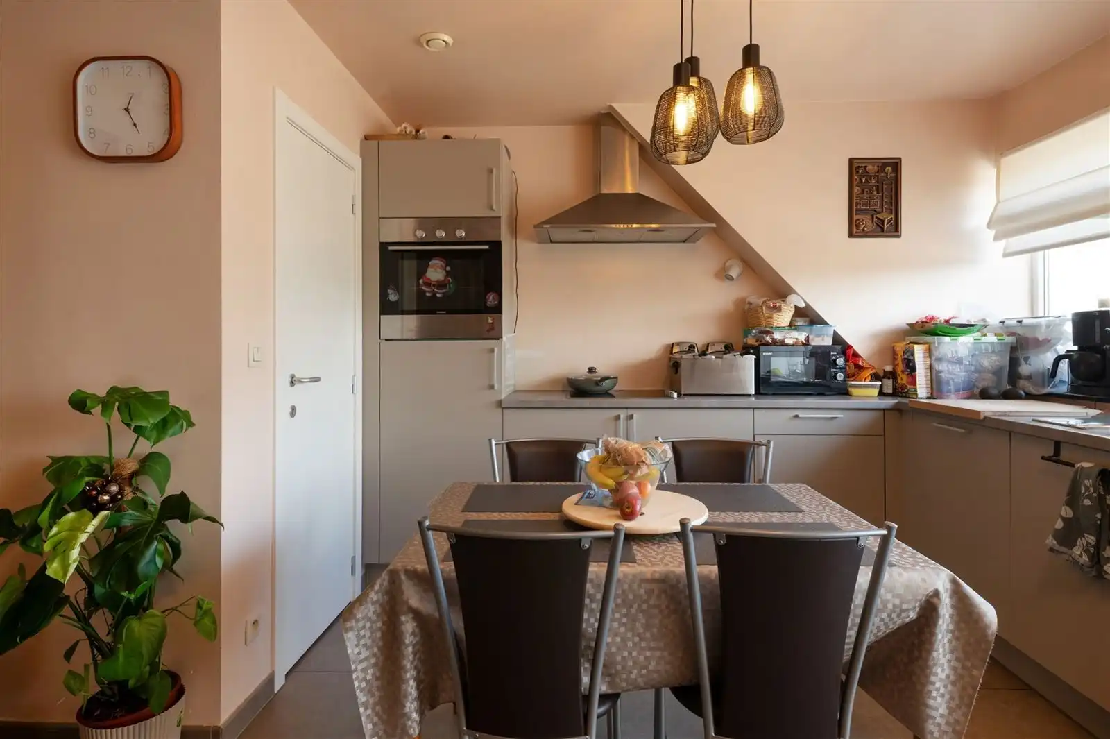 Instapklaar duplexappartement op toplocatie te Wetteren! foto 3