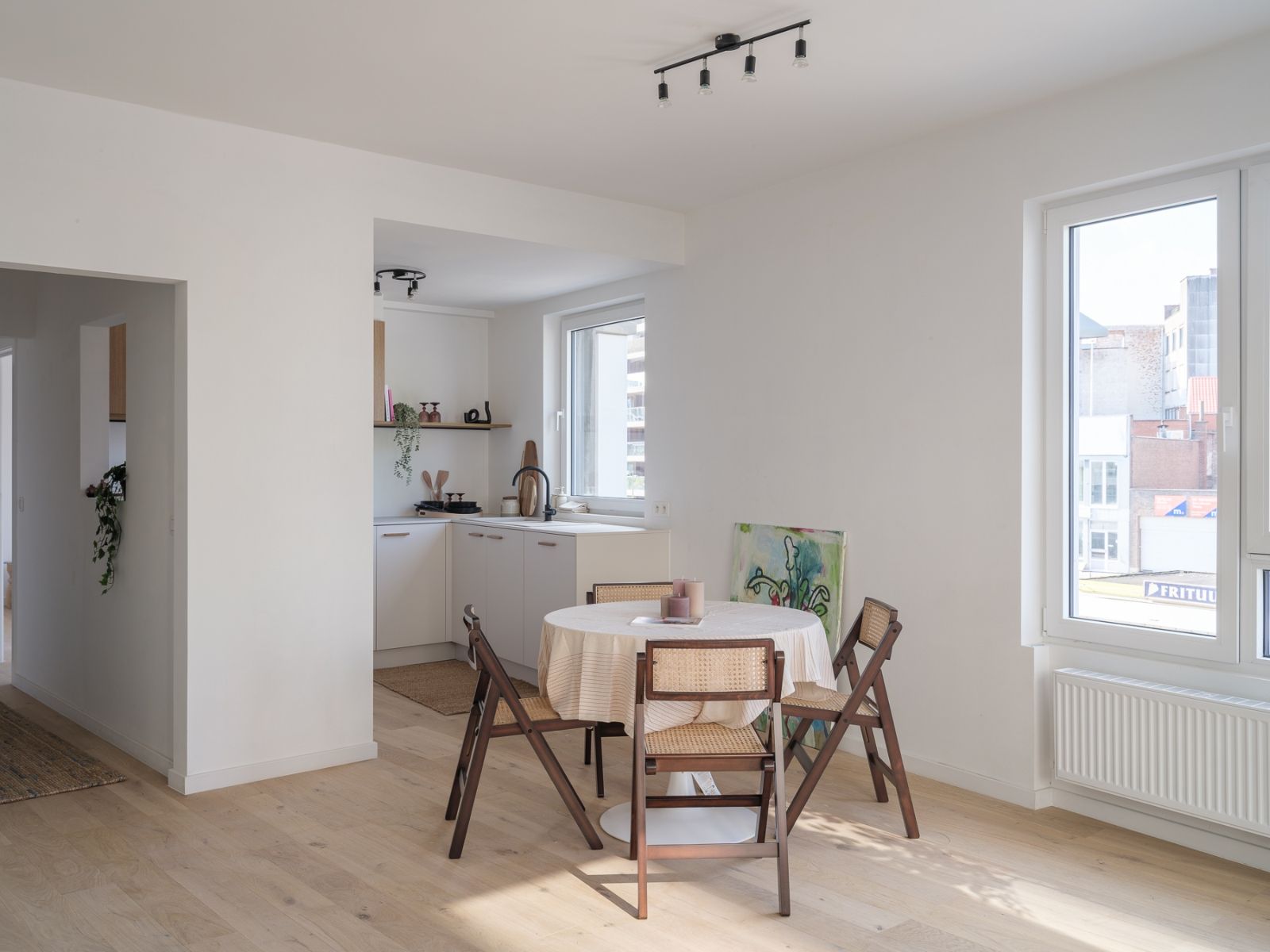 Gerenoveerd 2slpk-appartement hartje Kortrijk foto {{pictureIndex}}