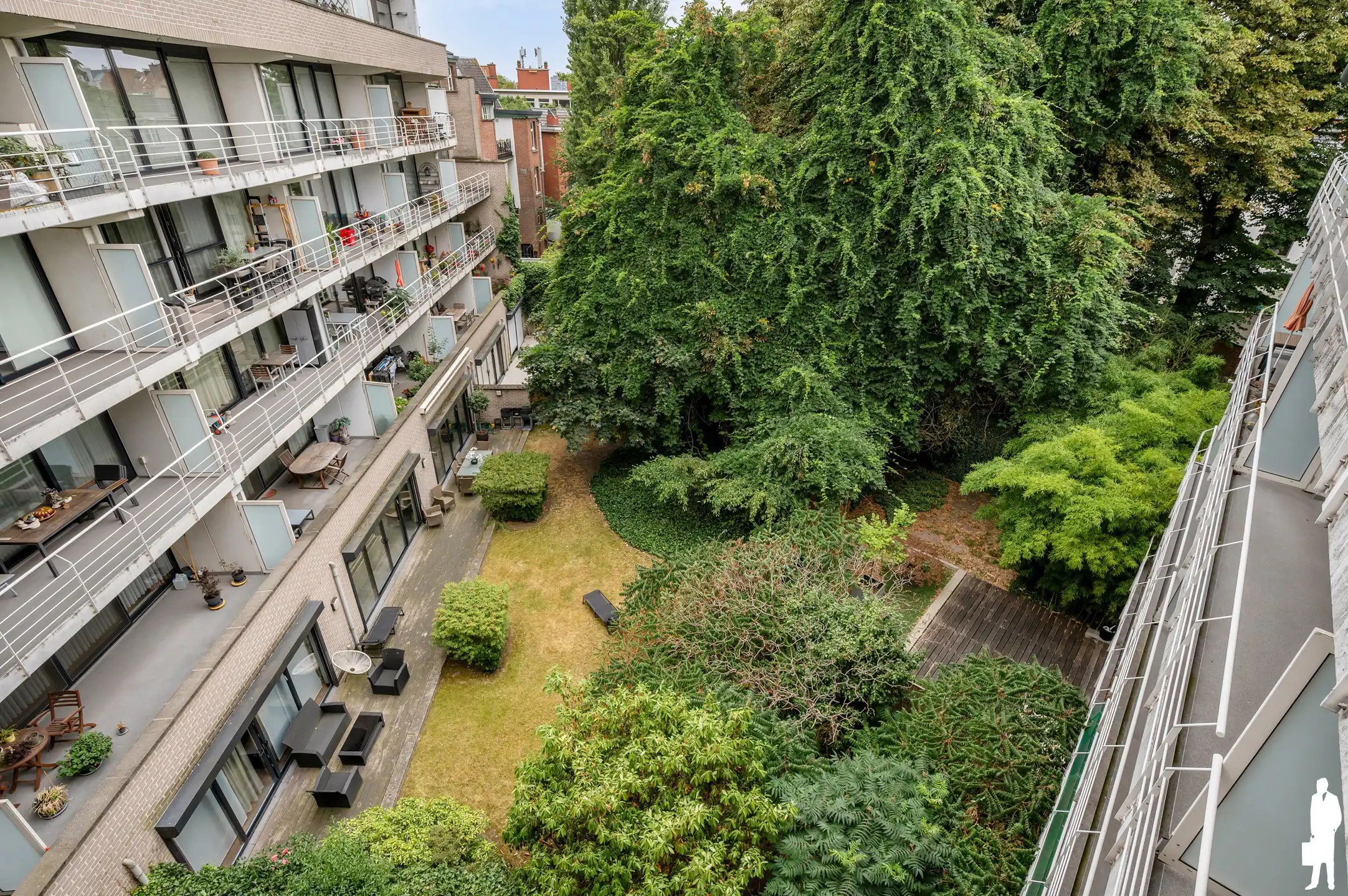 Lichtrijk duplex appartement met uitzonderlijk brede gevel foto 16