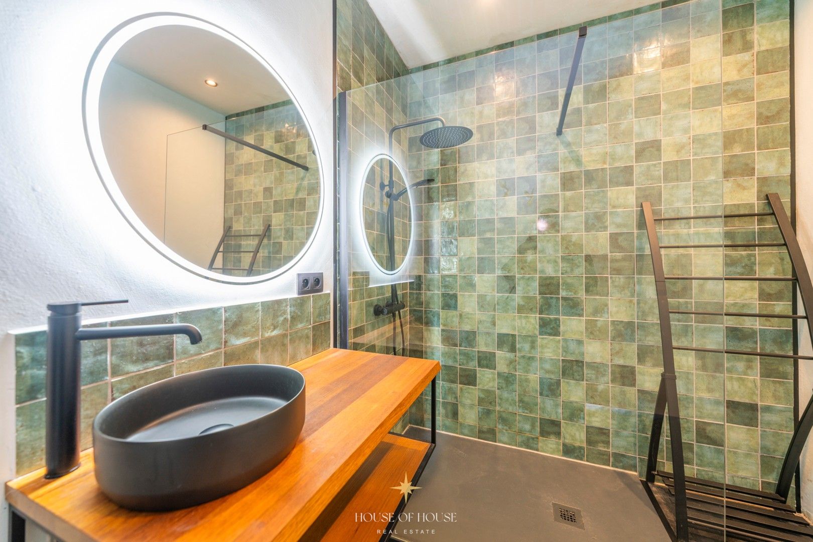 Scandinavisch geïnspireerde passiefbouw villa met natuurlijke tuin en innovatieve topafwerking foto 12