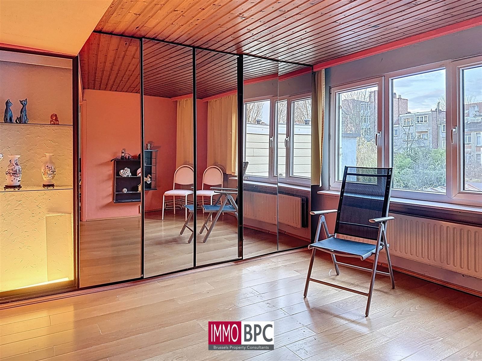 Karaktervol woning met 5 slaapkamers , tuin en garage  foto 32