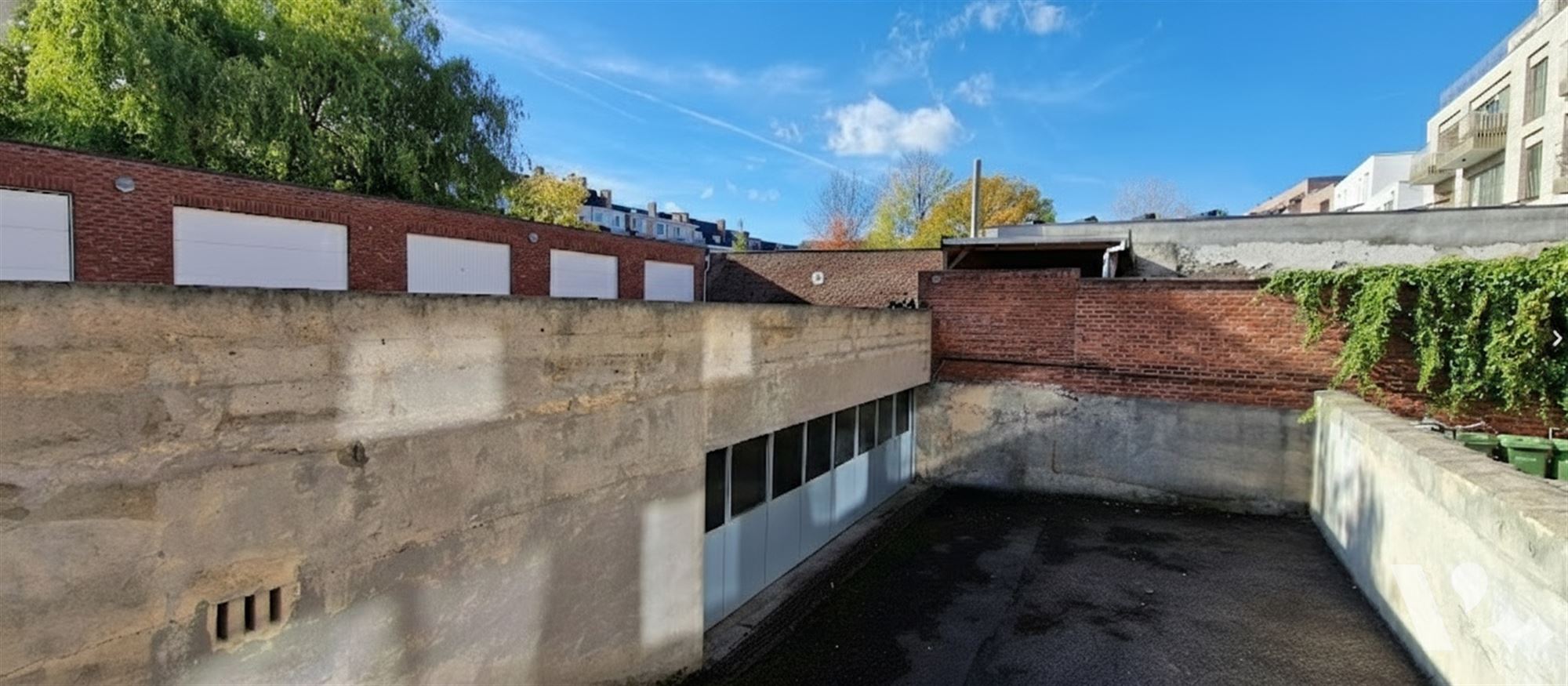 Ruime ondergrondse/bovengrondse autostaanplaats te huur foto 3