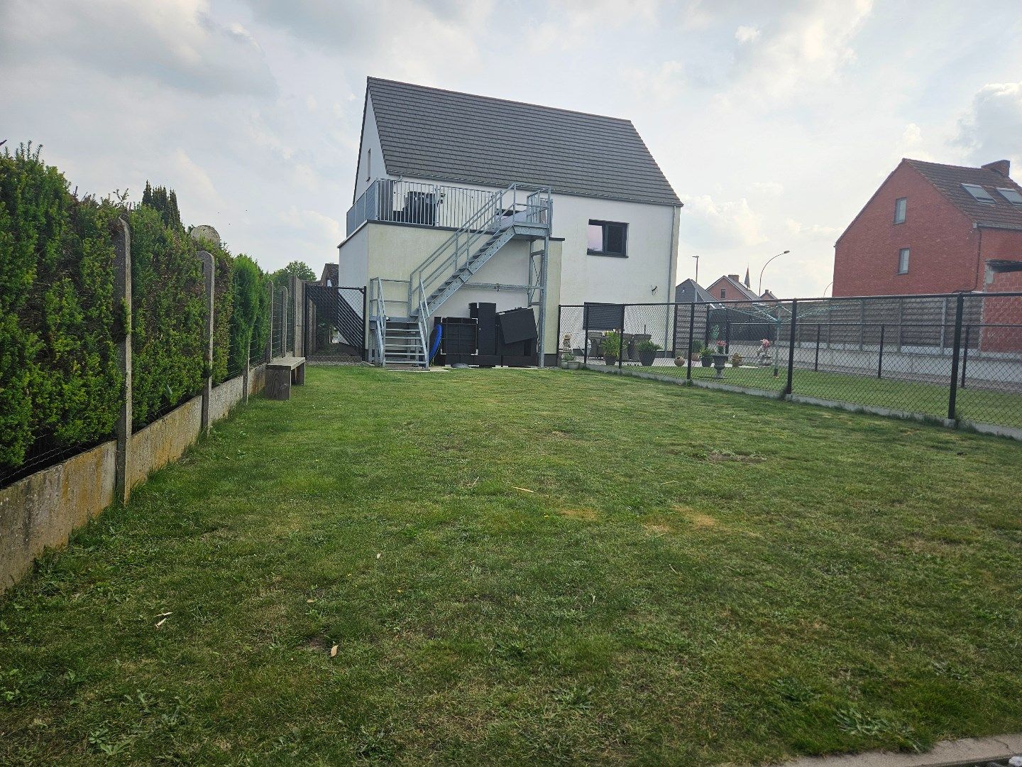 Recent & zeer ruim duplex appartement met 3 slpks, terras en tuin ! foto 16