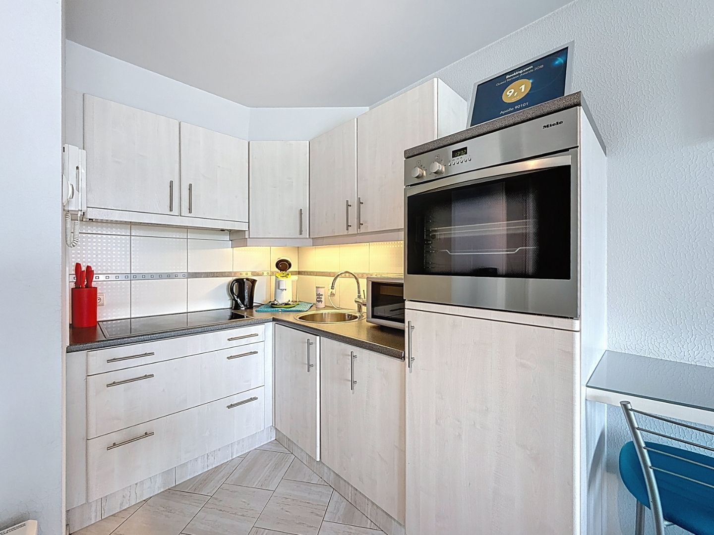 Gemeubeld appartement met zuidgericht terras vlakbij de zee te Nieuwpoort foto 4