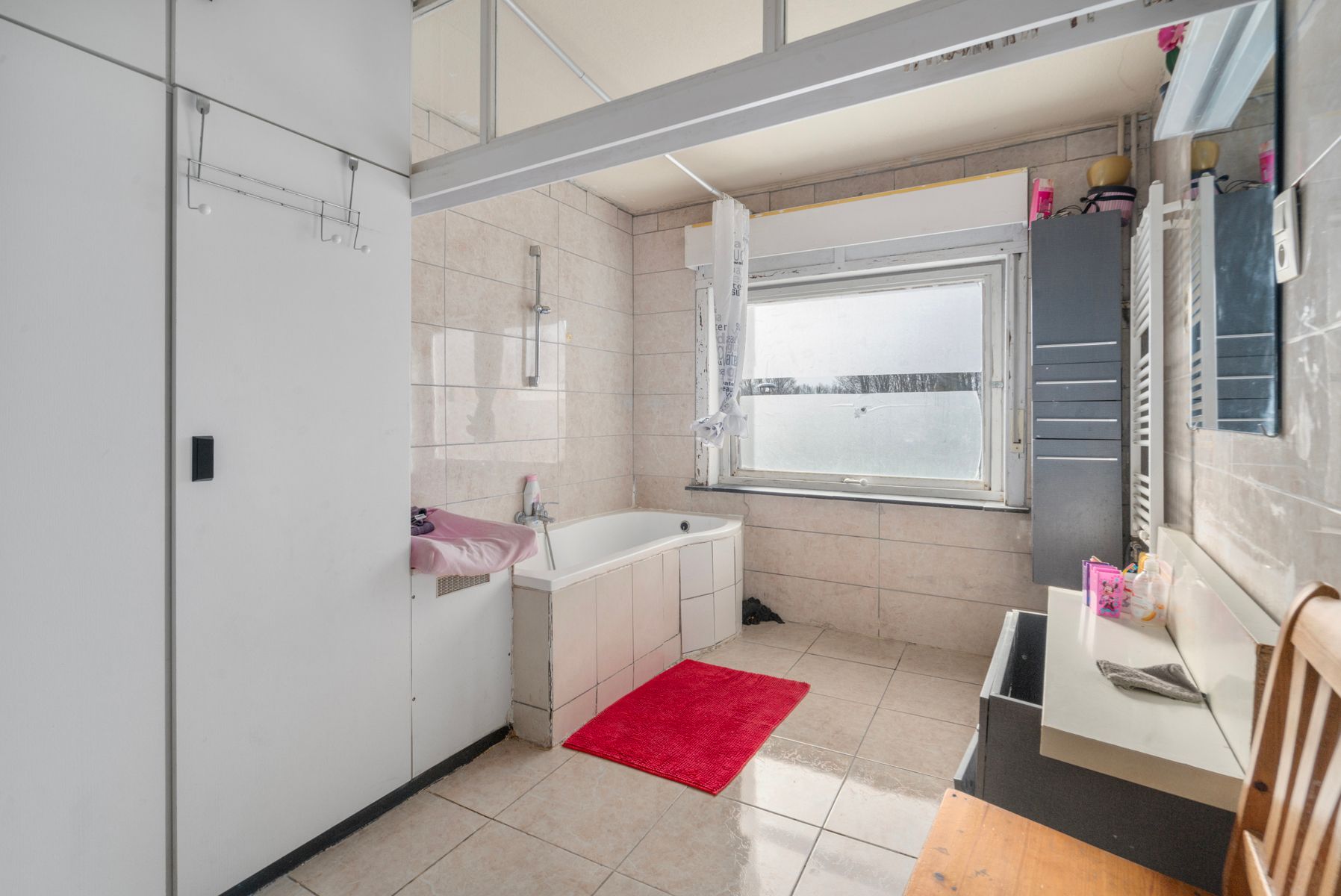 TE KOOP - Ruime woning met 4 slaapkamers en EPC D foto 10