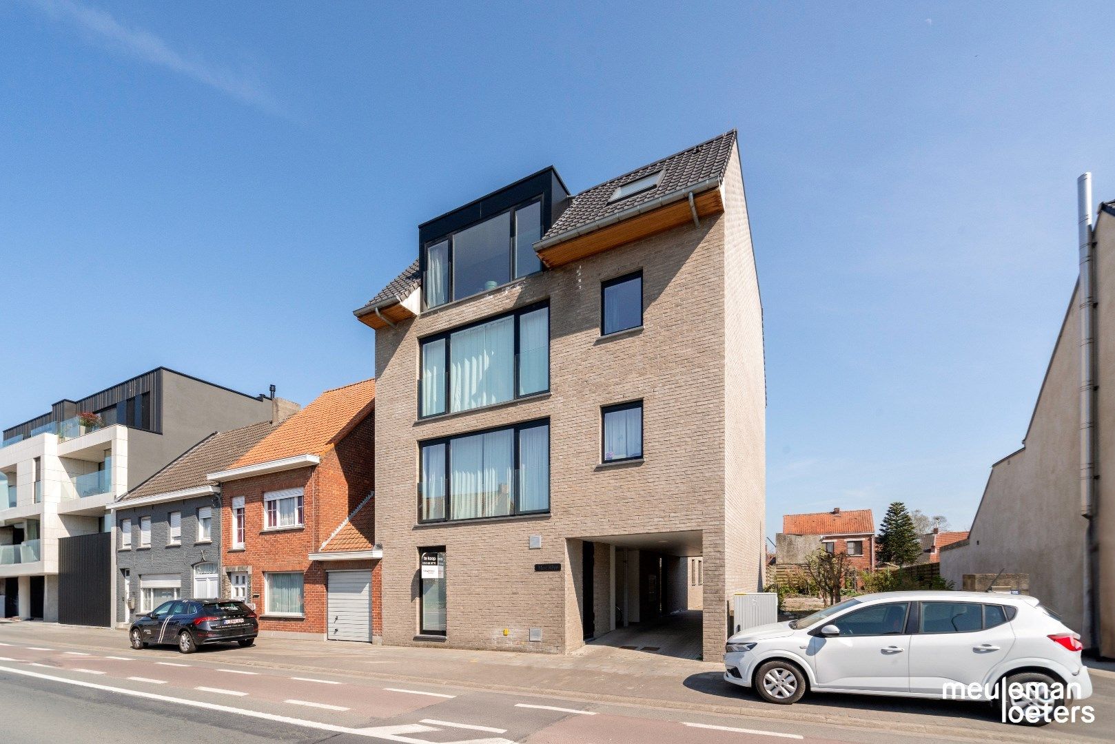 Schitterend gelijkvloers appartement met terras foto 13