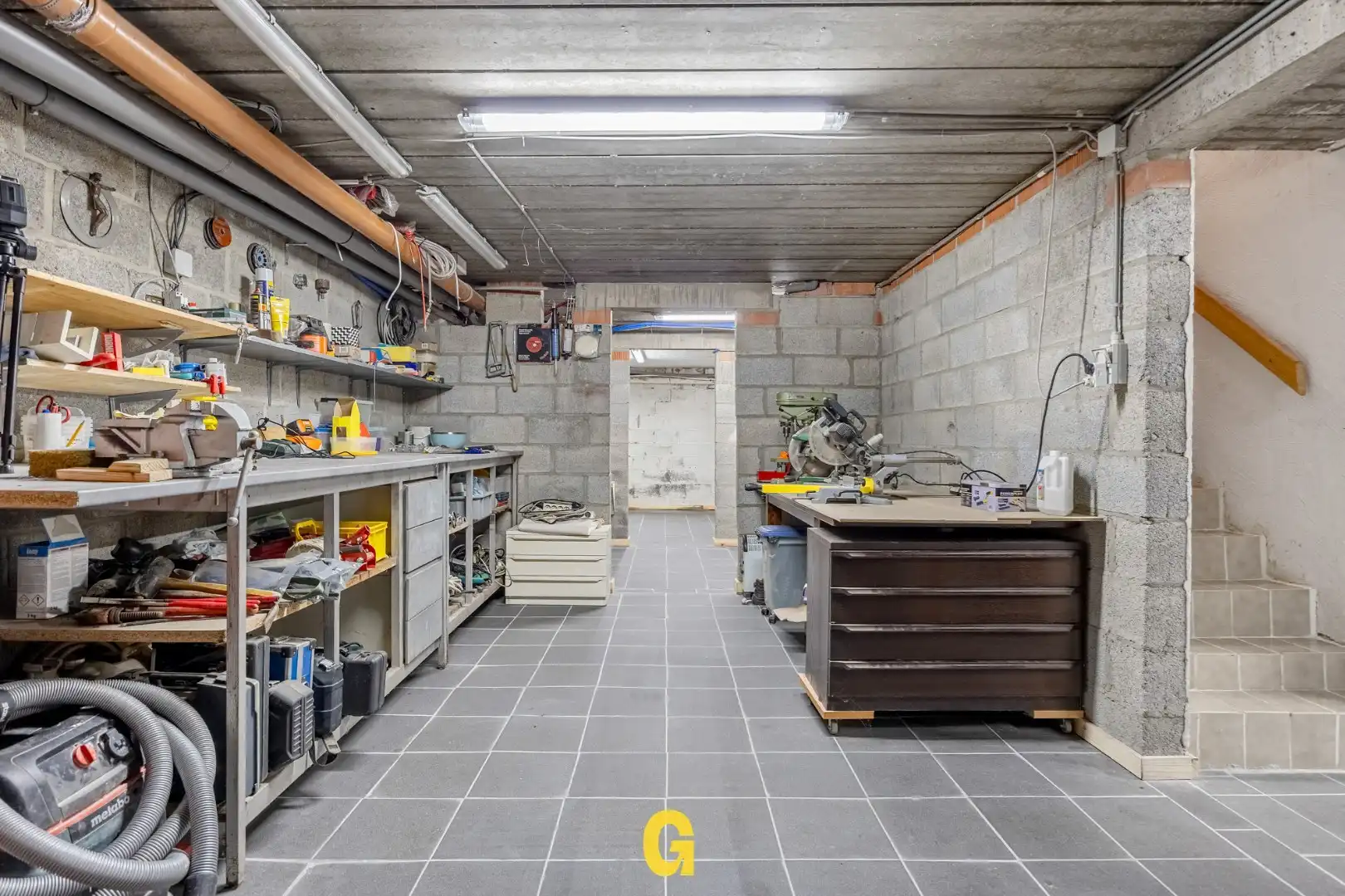 Halfopen woning met prachtige tuin met zwembad en blijvend zicht op achterliggend groen foto 22