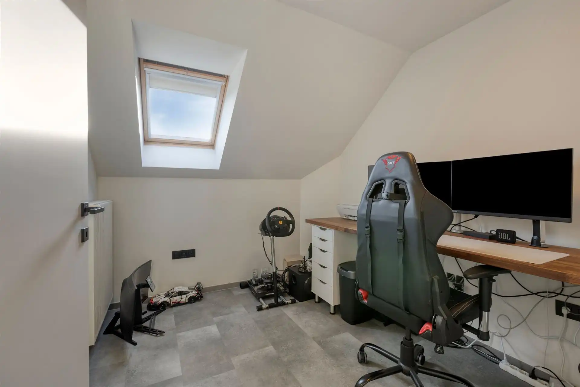 Gerenoveerde en energiezuinige woning met hoogwaardige afwerking in een rustige woonwijk te Wiemesmeer foto 26