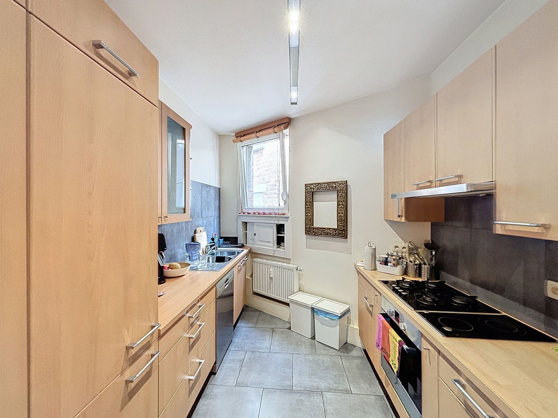 Elsene, prestigieuze gemeubelde flat 2 slaapkamers + bureau foto 9