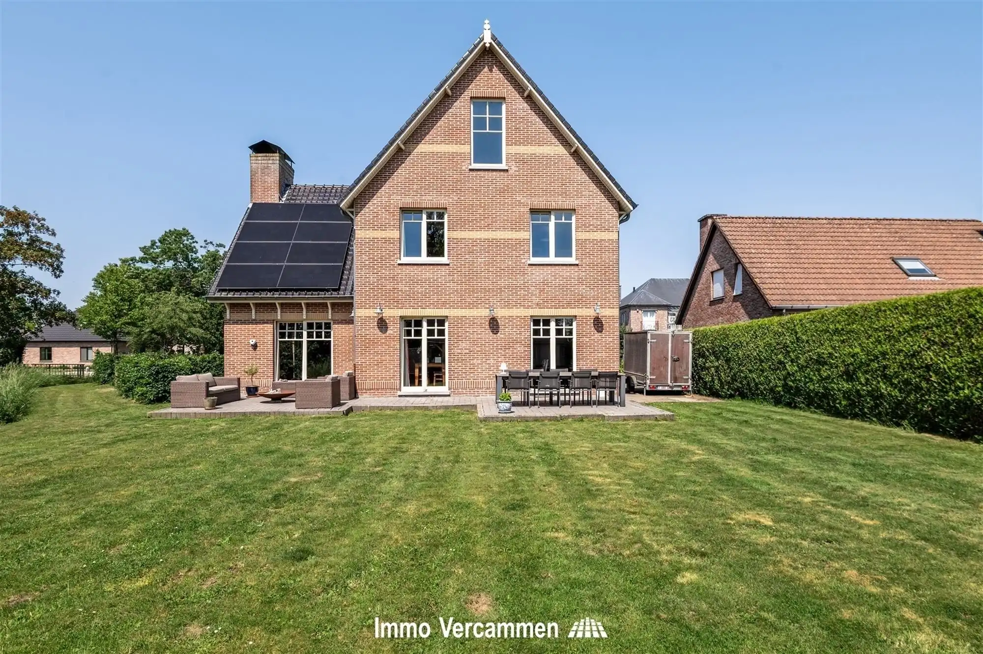Elegante herenwoning met 4 slaapkamers, ruime zolder en zonnige tuin in Koningshooikt foto 3
